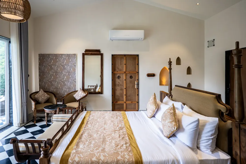 Phuhar Open-to-Sky Mist Suite — Aravalli View