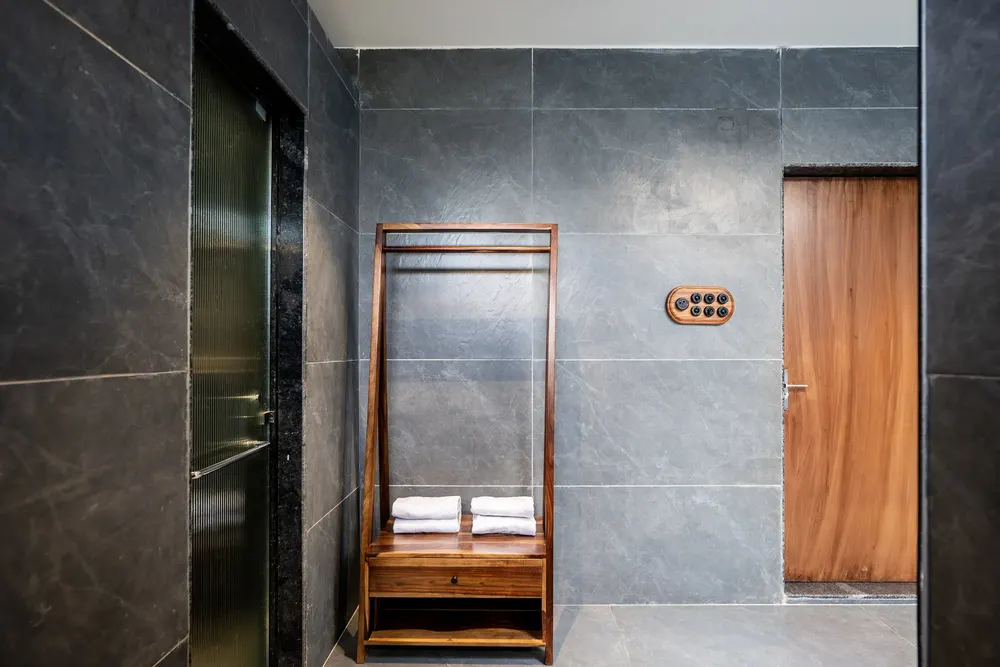 Walk-in shower and dressing area